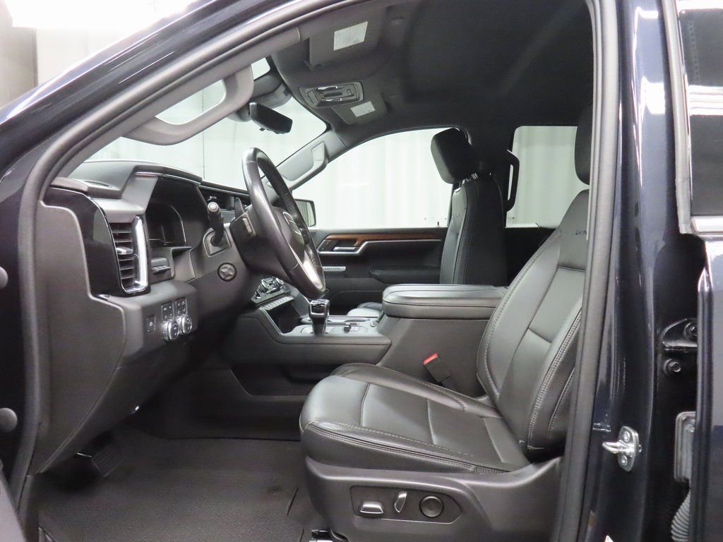 Used 2023 GMC Sierra 1500 Denali w/ Technology Package AWD/4WD image 9