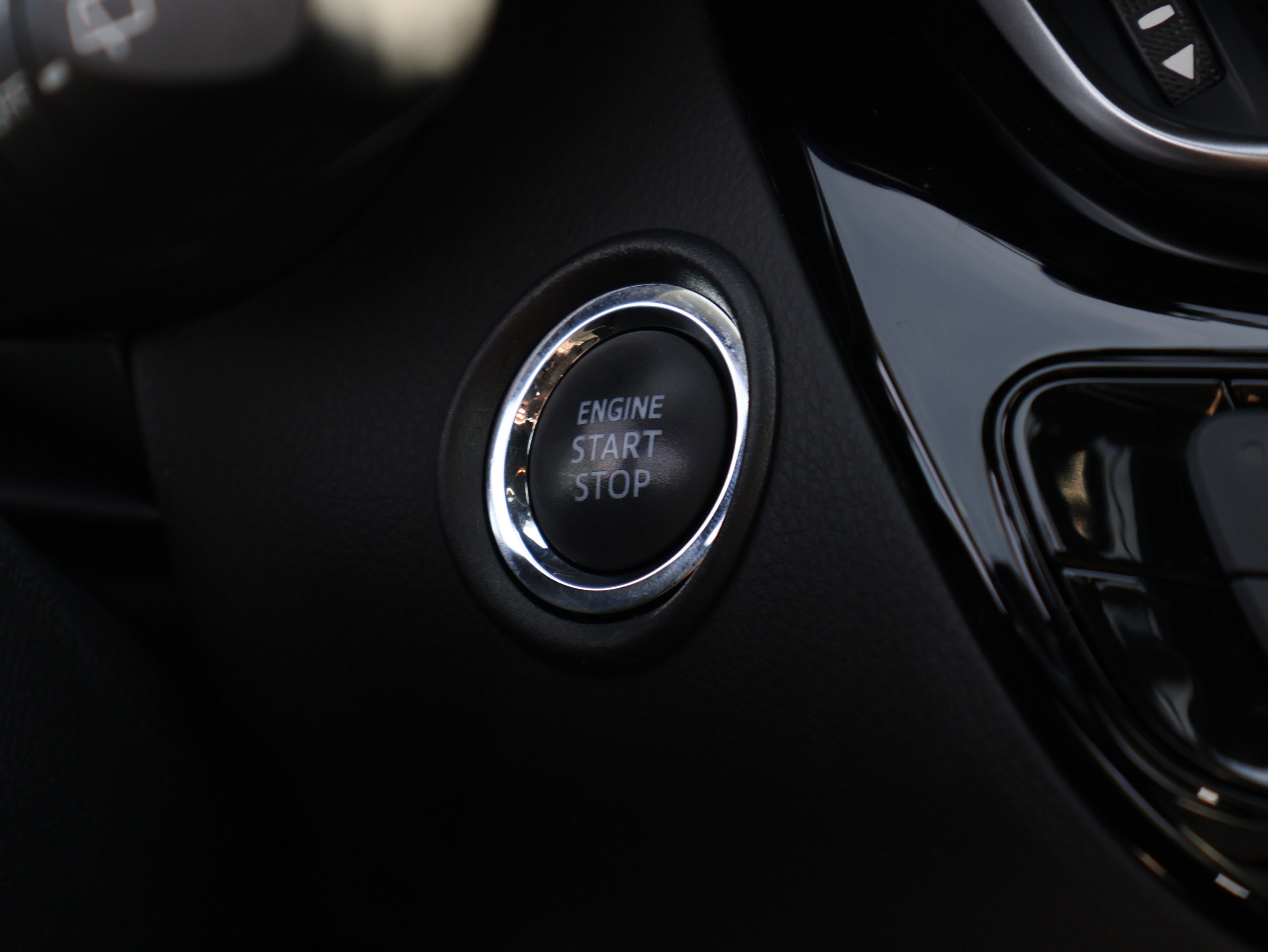 Used 2021 Toyota C-HR XLE image 27