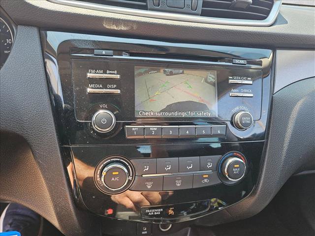 Used 2016 Nissan Rogue S FWD image 19