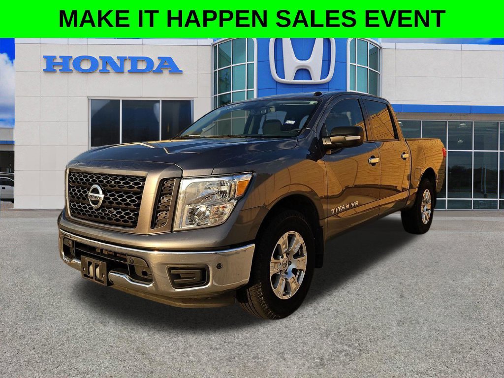 Used 2019 Nissan Titan SV w/ SV Convenience Package RWD image 3