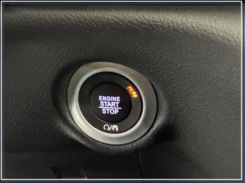 New 2027 Chrysler Pacifica Select AWD/4WD image 19