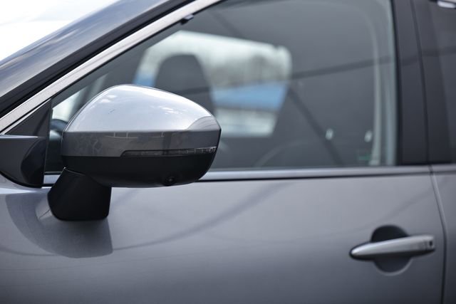 Used 2023 Nissan Rogue SL w/ SL Premium Package image 12