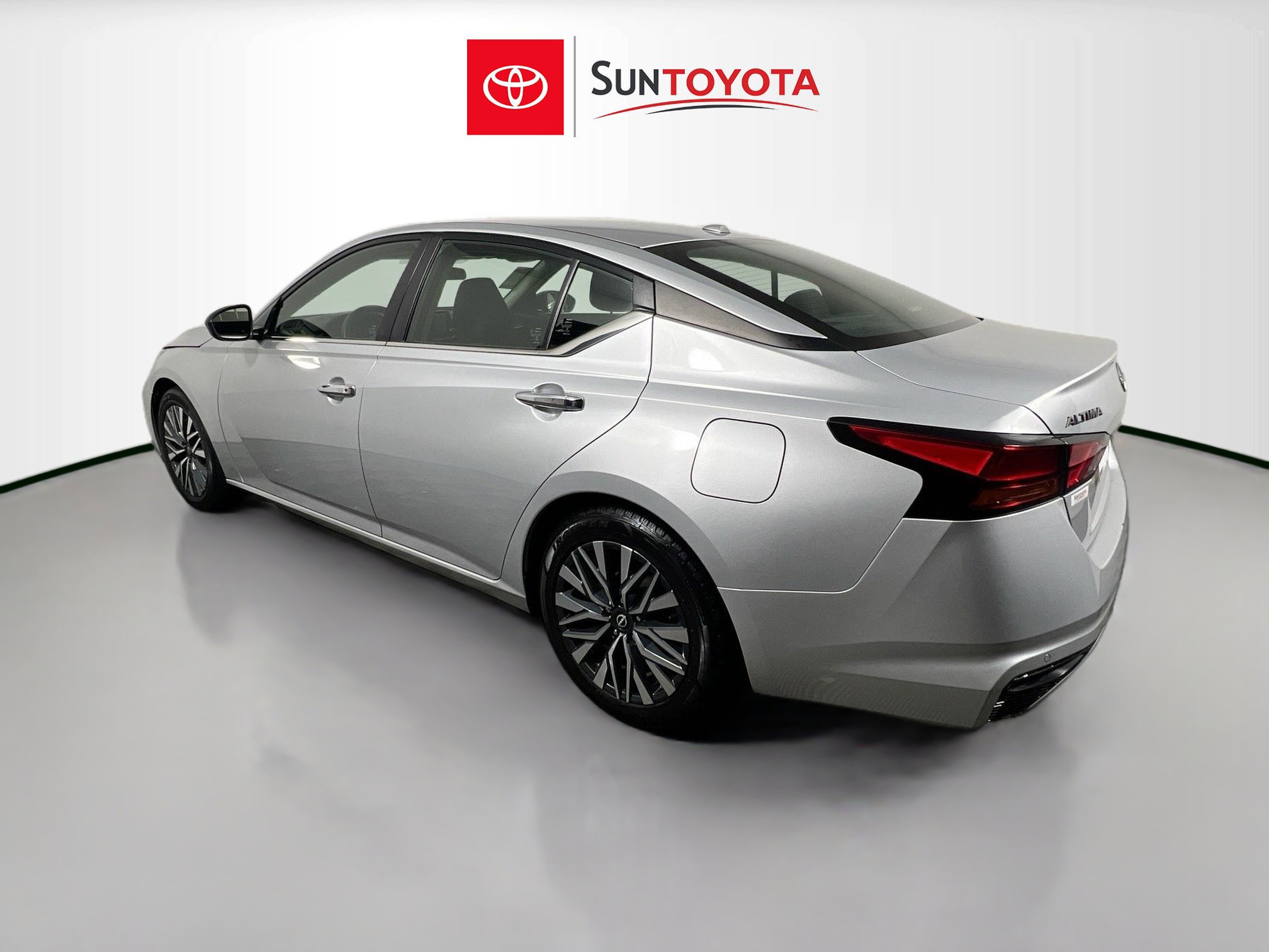 Used 2024 Nissan Altima 2.5 SV image 6