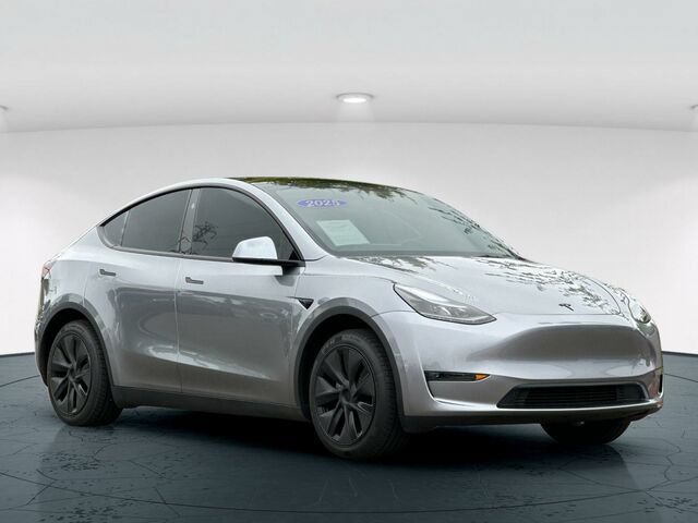 Used 2025 Tesla Model Y Long Range RWD image 8