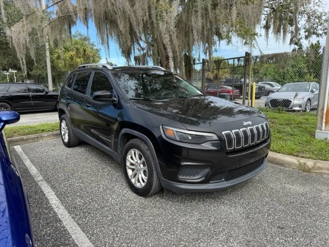 Used 2020 Jeep Cherokee Latitude FWD image 2