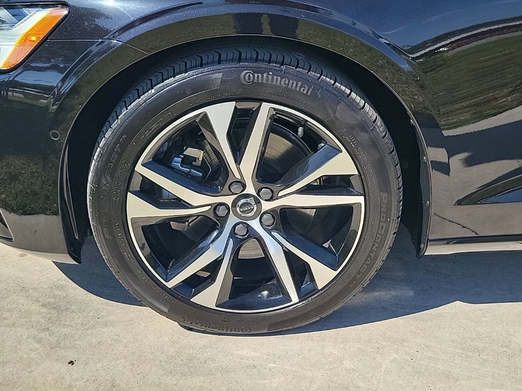 Used 2025 Volvo S60 B5 Plus AWD/4WD image 3