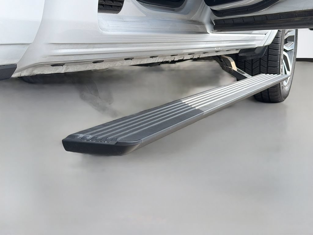 Used 2025 RAM 1500 Limited AWD/4WD image 10