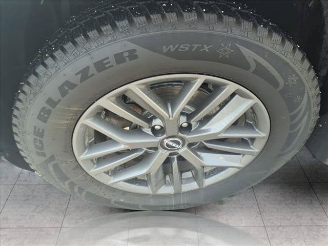 Used 2022 Nissan Rogue S AWD/4WD image 13