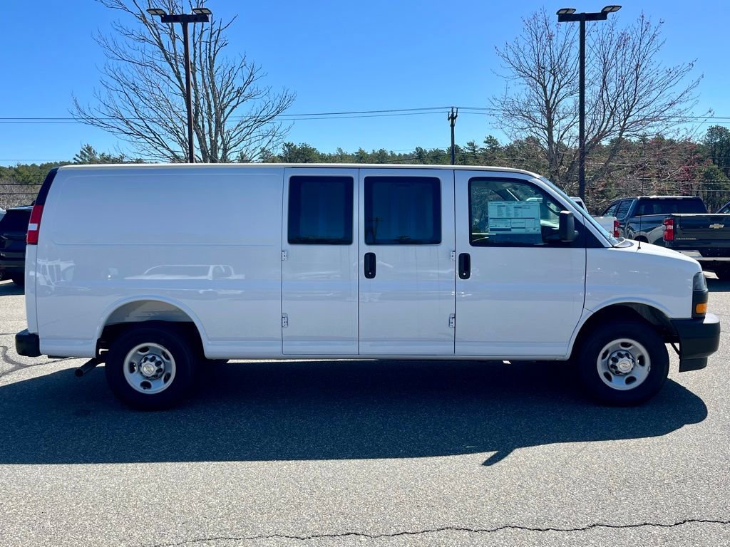 New 2026 Chevrolet Express 3500 Extended w/ Driver Convenience Package RWD image 7