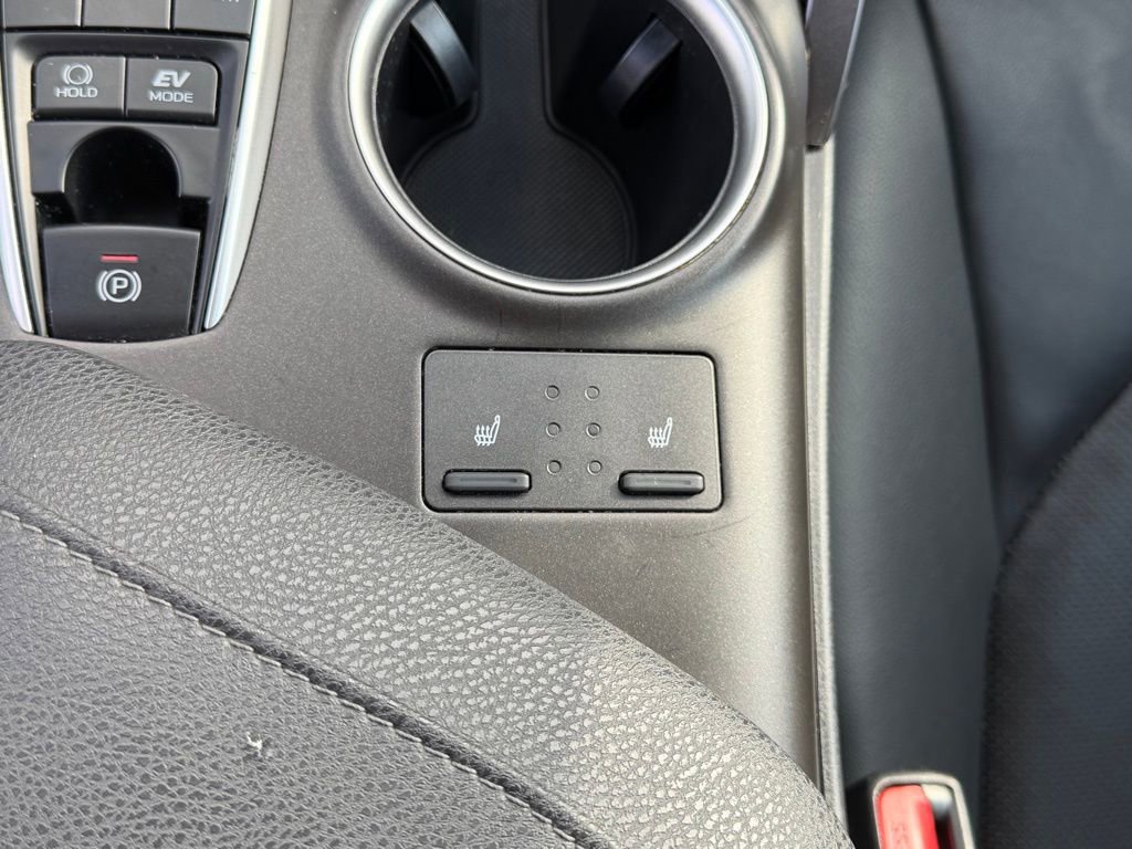 Used 2023 Toyota Camry XLE image 37