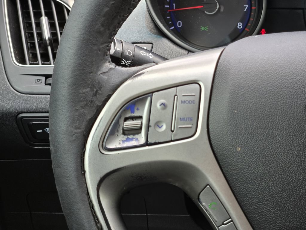 Used 2012 Hyundai Tucson GLS image 36