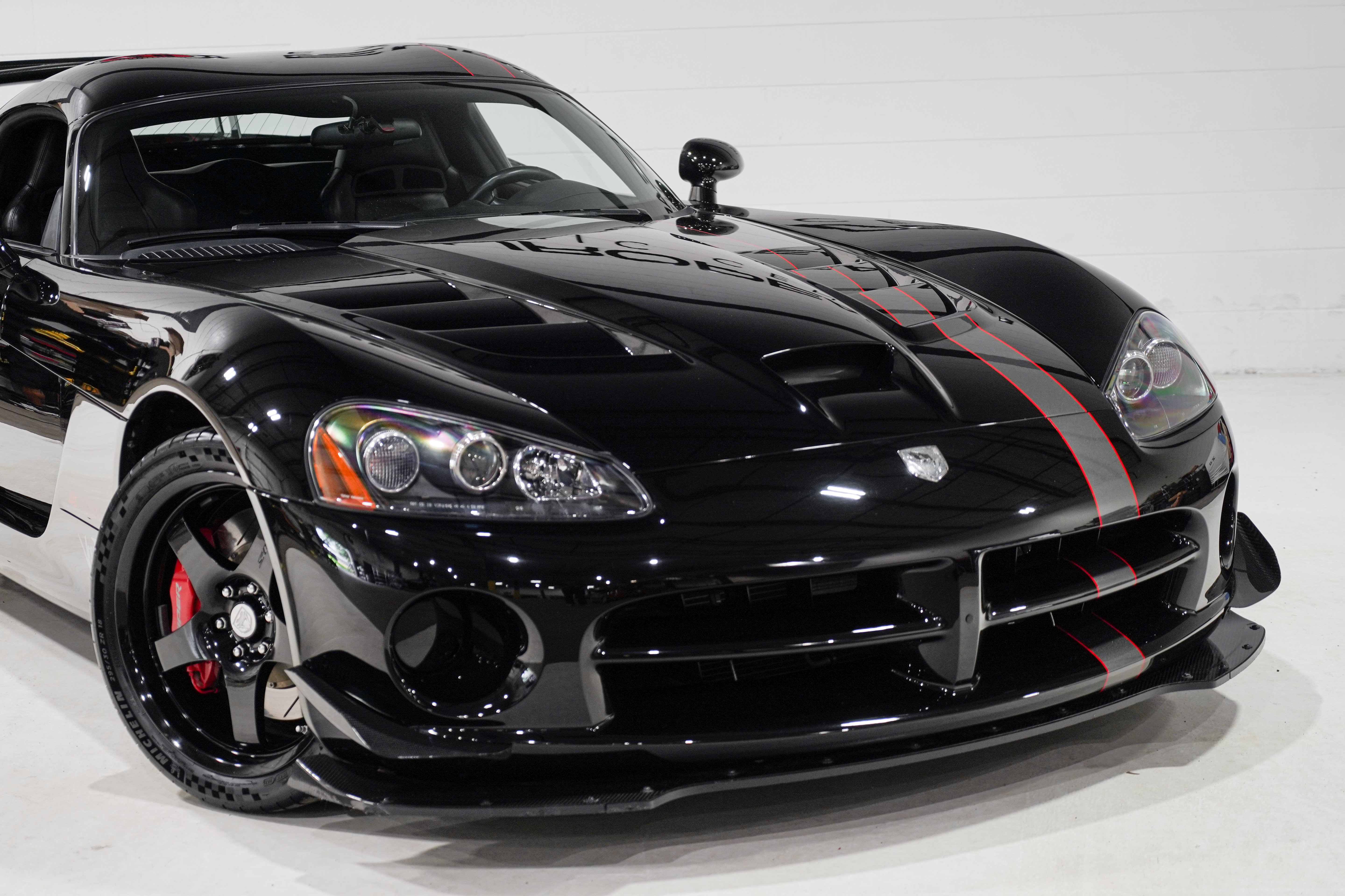 Used 2010 Dodge Viper ACR RWD image 24