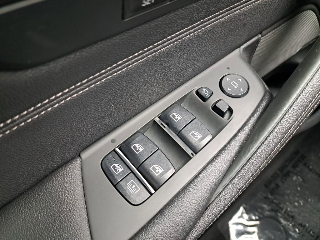 Used 2021 BMW 540i w/ Executive Package image 25