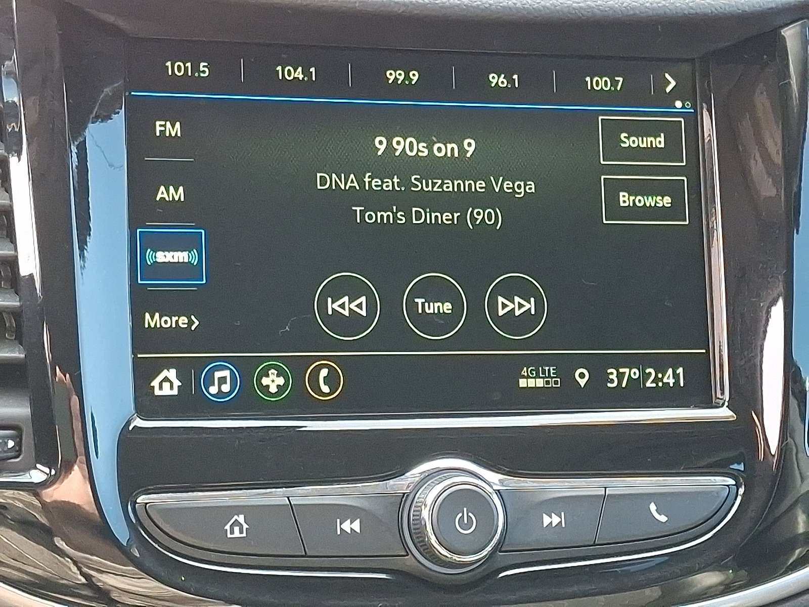 Used 2019 Chevrolet Trax LT w/ LT Convenience Package image 18