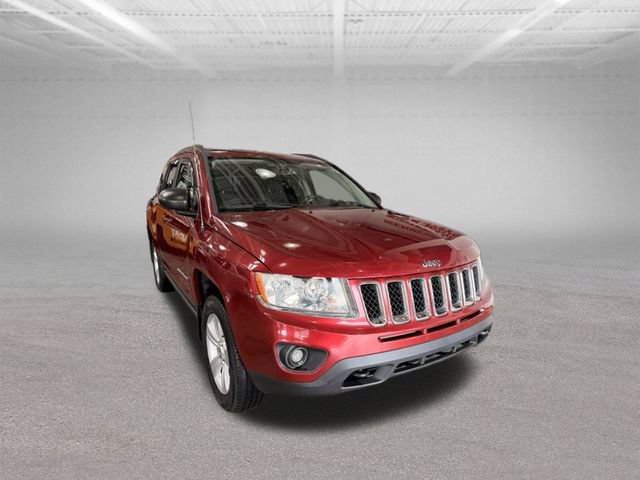 Used 2013 Jeep Compass Latitude w/ Sun/Sound Group AWD/4WD image 3