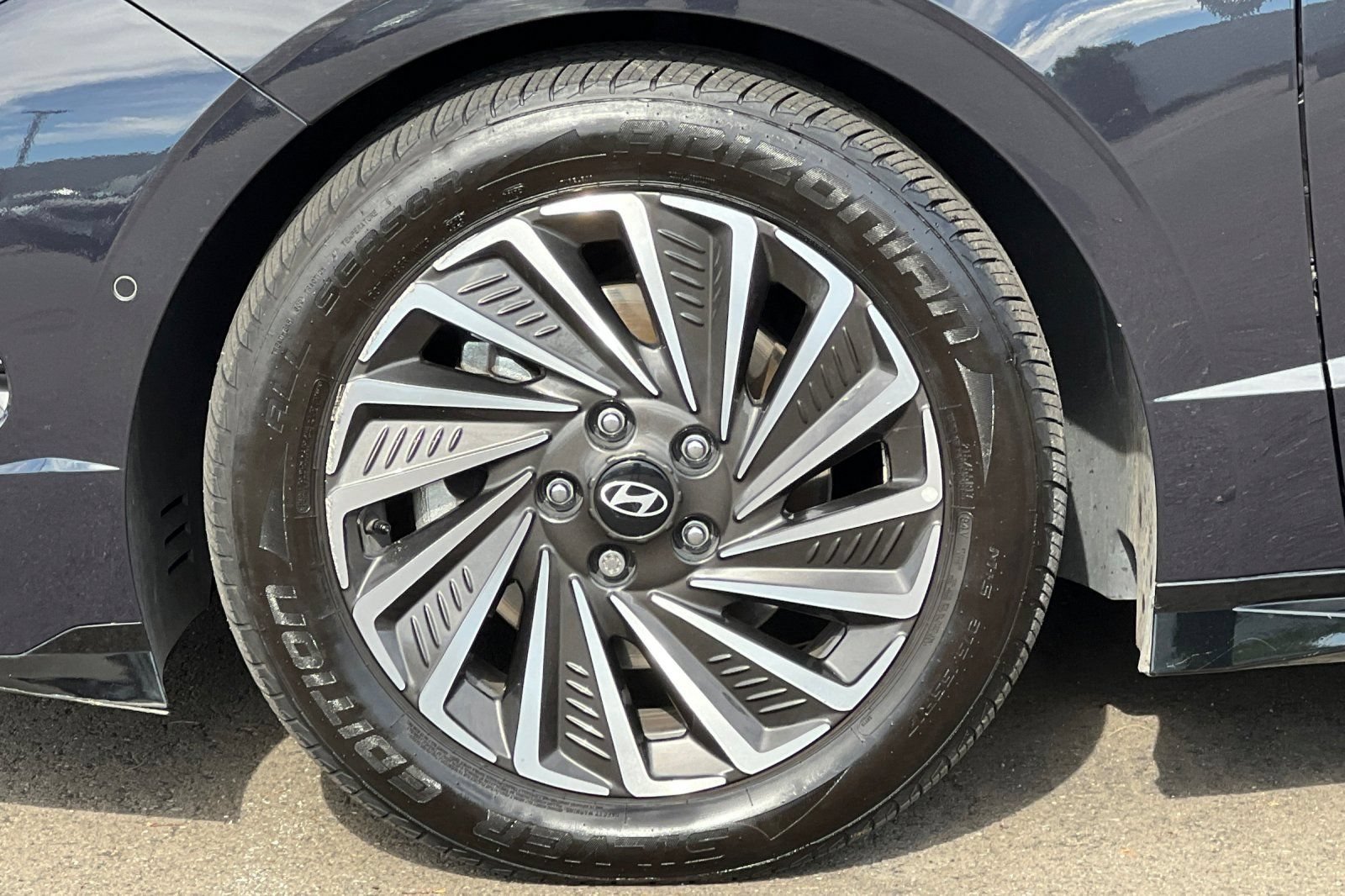 Used 2025 Hyundai Sonata Limited FWD image 44