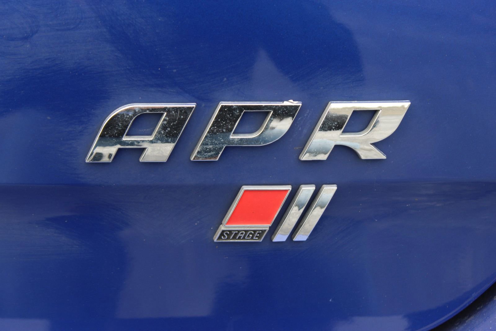 Used 2015 Volkswagen Golf R R image 4