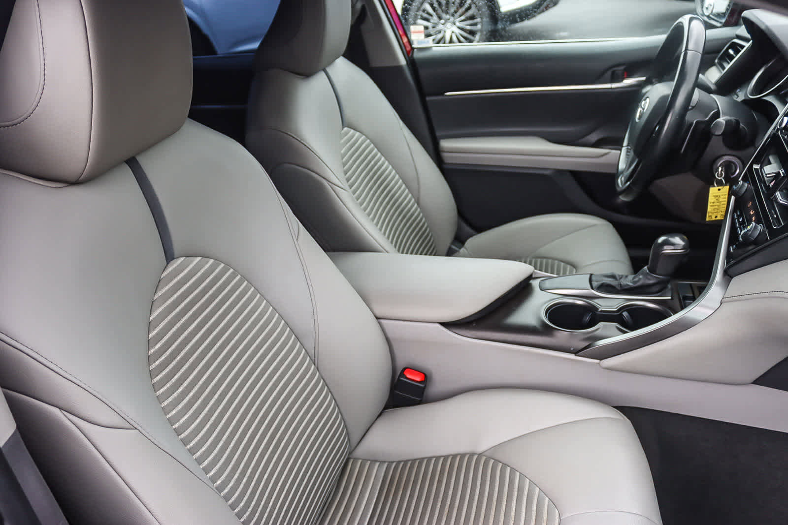 Used 2021 Toyota Camry SE image 15