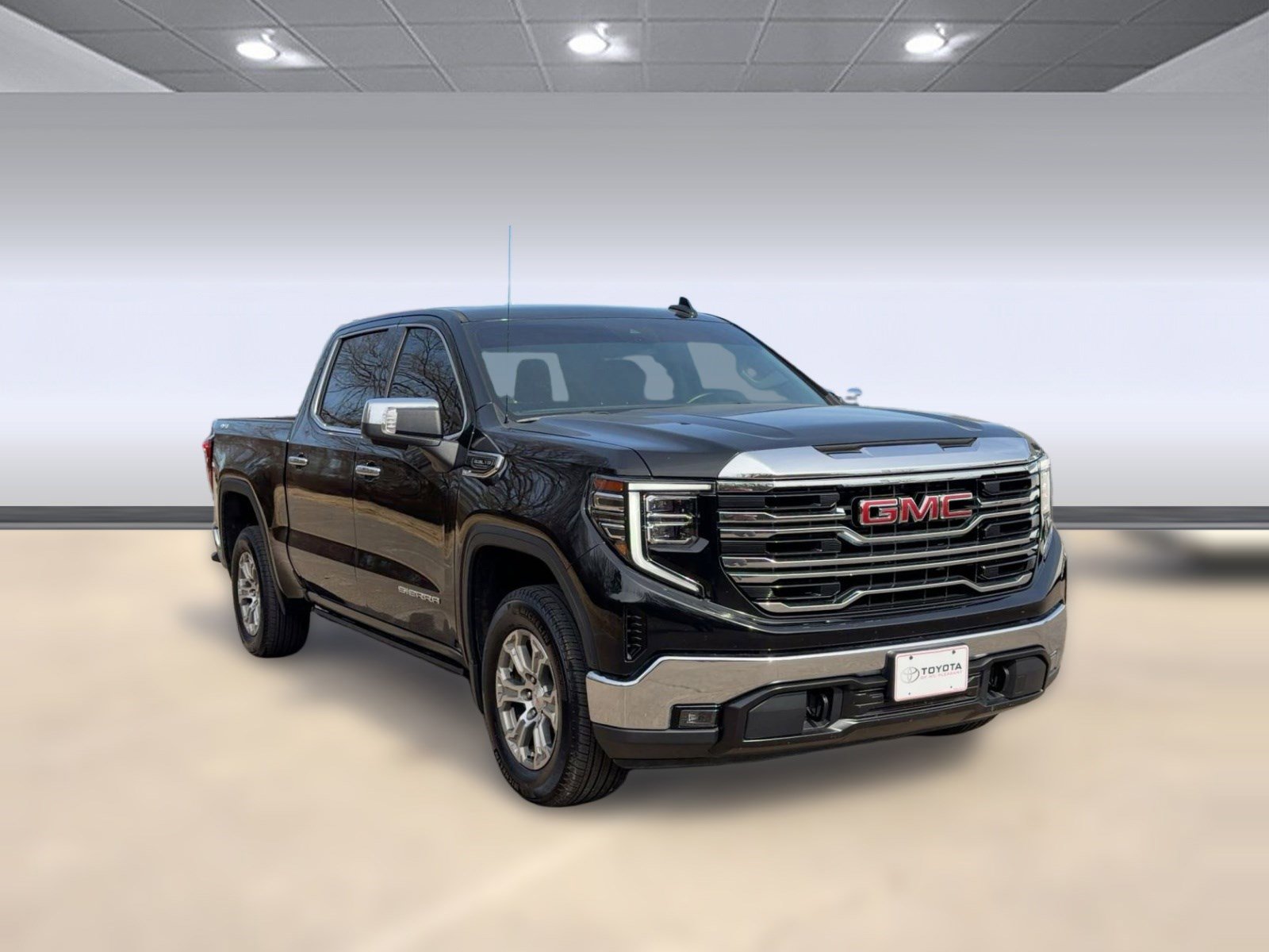 Used 2023 GMC Sierra 1500 SLT image 6