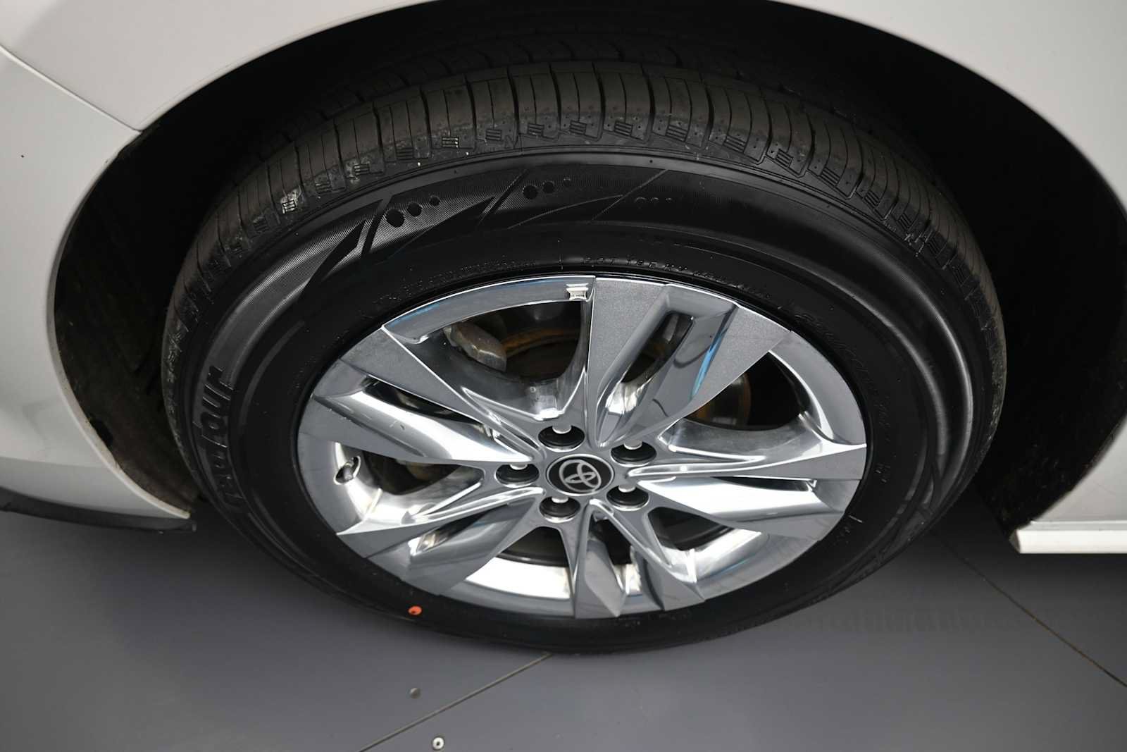 Used 2024 Toyota Sienna XLE w/ XLE Plus Package AWD/4WD image 14