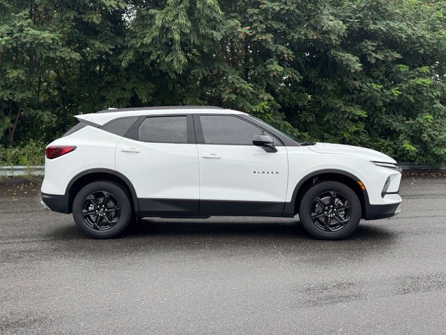 New 2026 Chevrolet Blazer LT w/ Convenience Package AWD/4WD image 8
