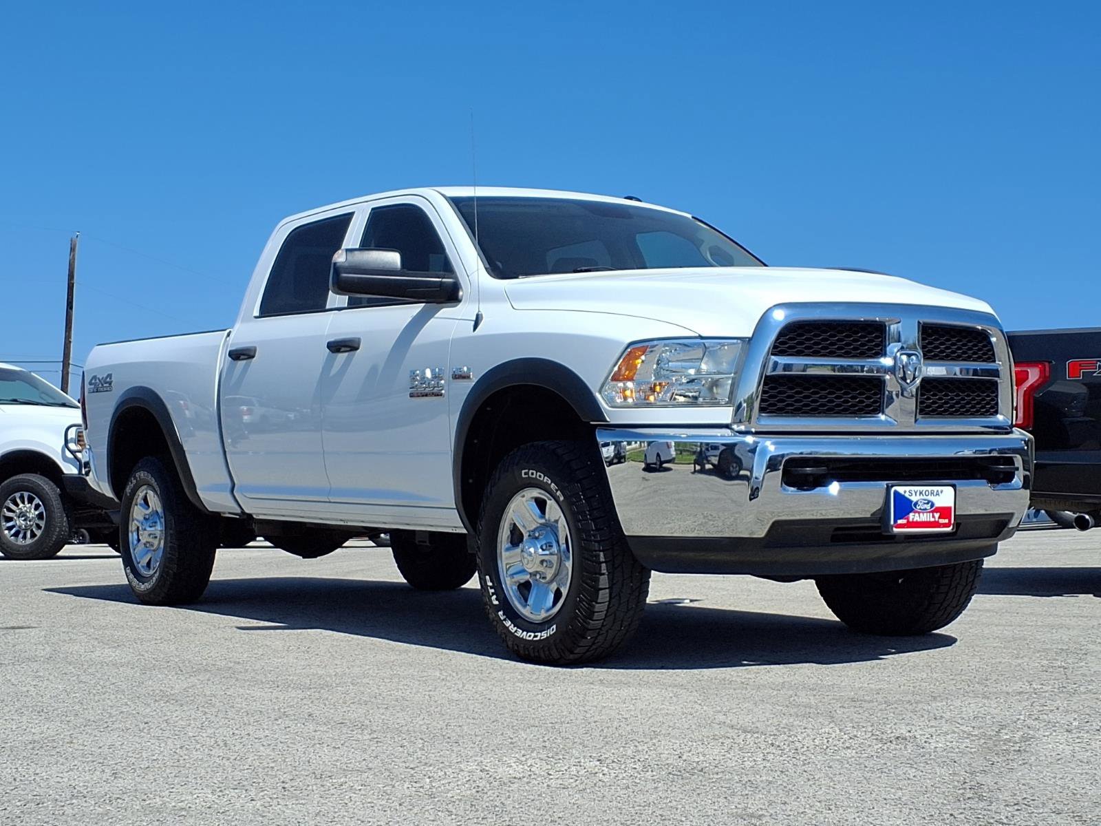 Used 2018 RAM 2500 Tradesman w/ Chrome Appearance Group image 3