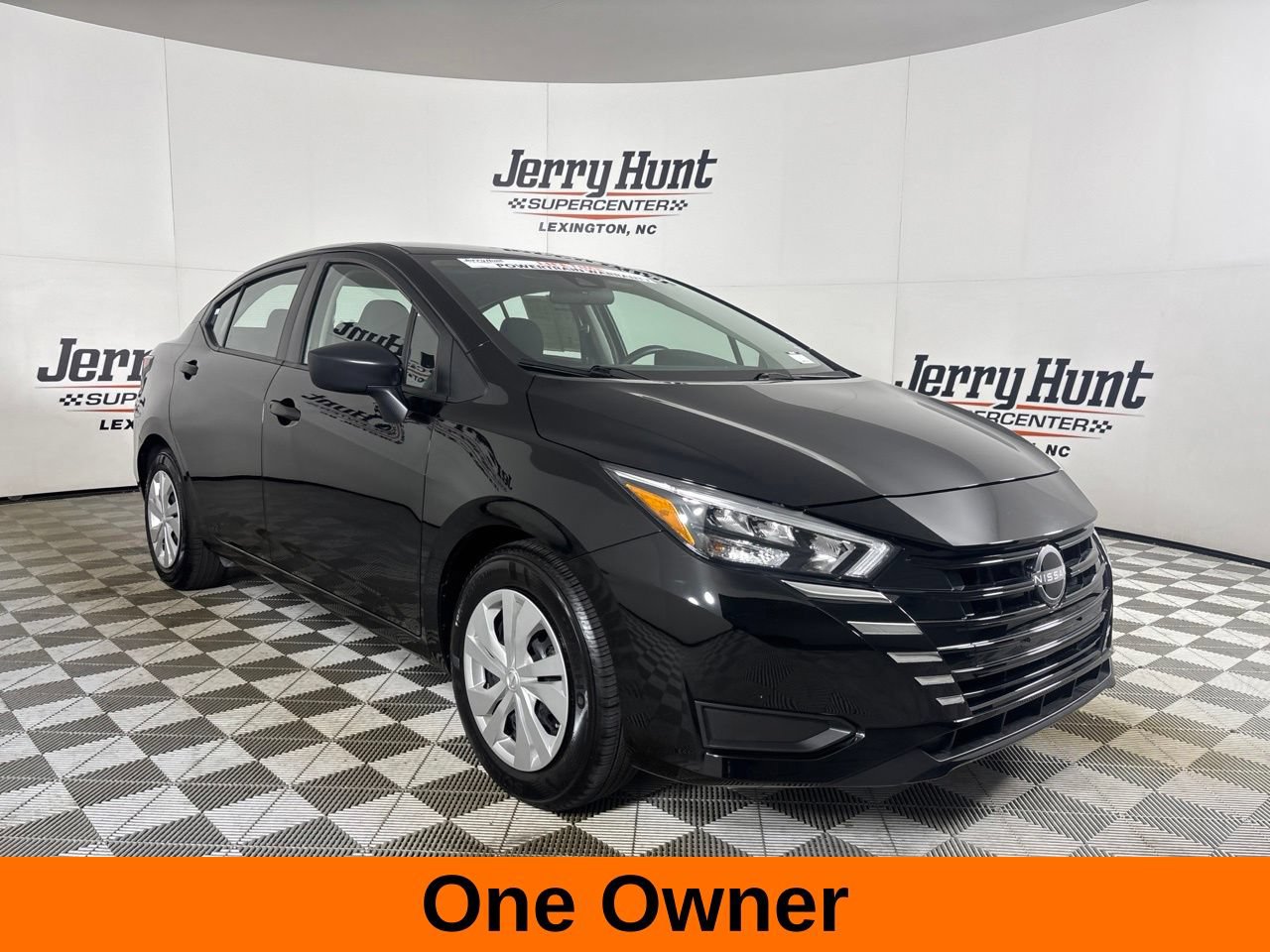 Used 2025 Nissan Versa S w/ Trunk Package FWD image 4