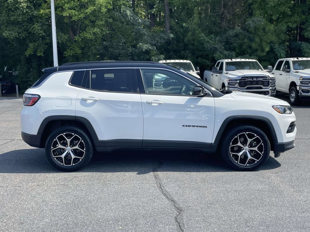 Used 2024 Jeep Compass Limited AWD/4WD image 9