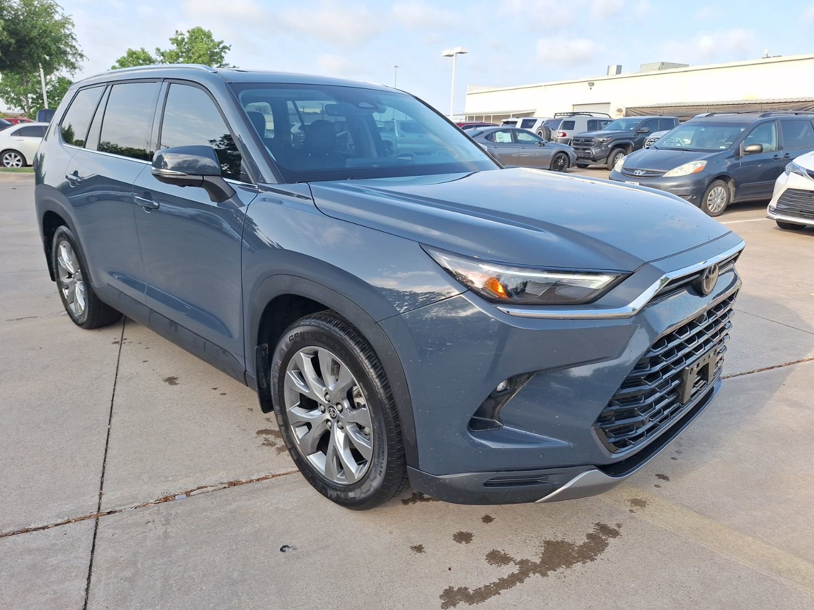 Used 2024 Toyota Grand Highlander Limited image 8