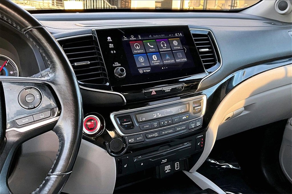 Used 2019 Honda Pilot Touring image 8