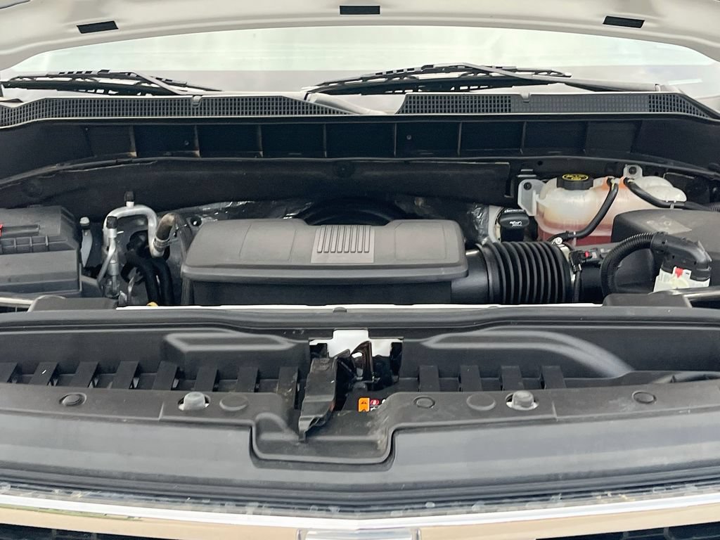 Used 2022 Chevrolet Silverado 1500 LT AWD/4WD image 30