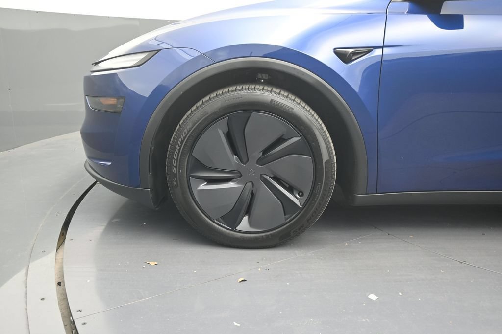 Used 2026 Tesla Model Y AWD image 9
