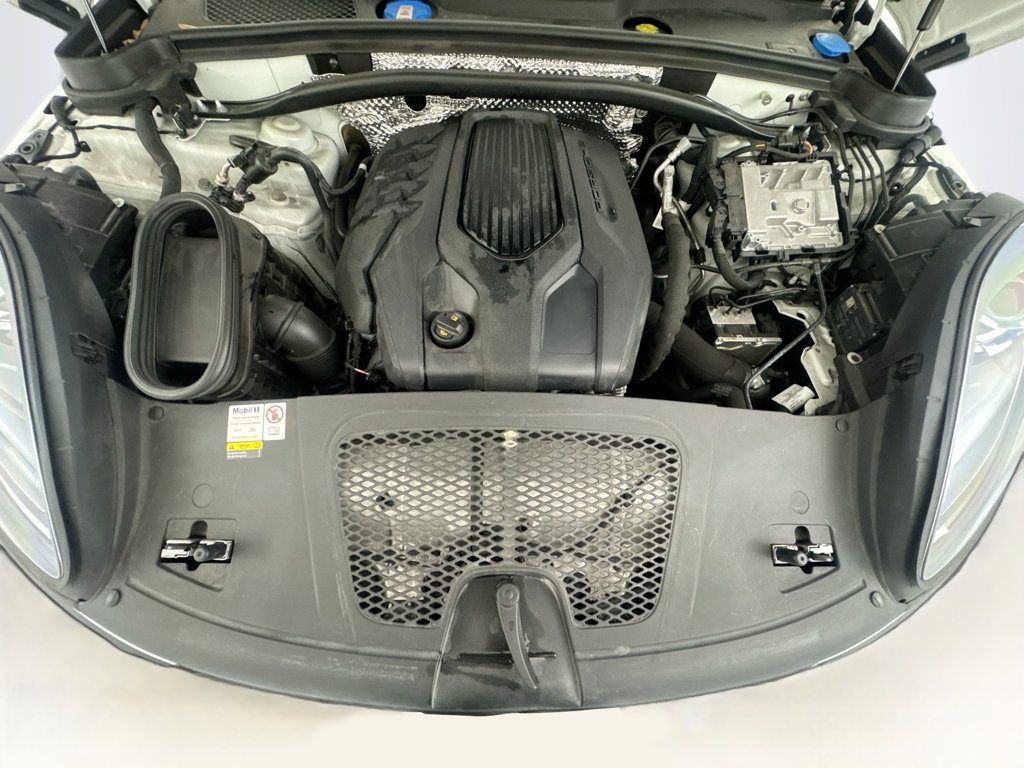 Used 2023 Porsche Macan Turbo AWD/4WD image 34