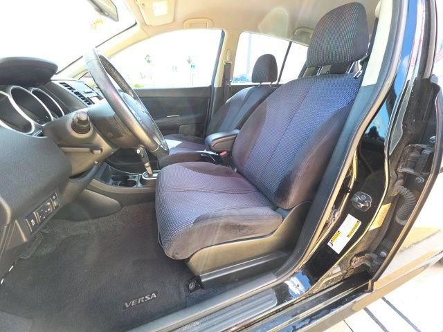 Used 2011 Nissan Versa SL w/ Premium Pkg image 13