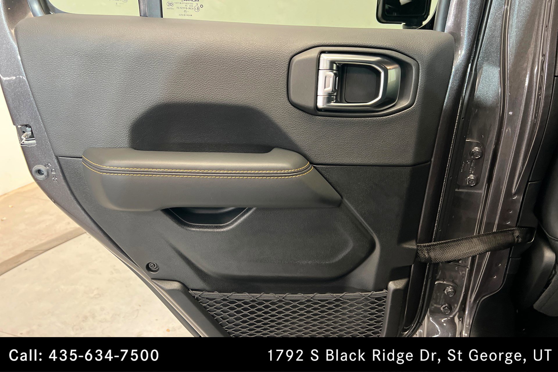 Used 2025 Jeep Wrangler Sahara image 18