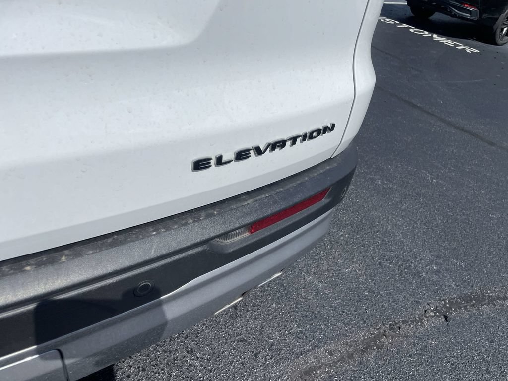 Used 2025 GMC Acadia Elevation w/ Elevation Premium Package FWD image 6