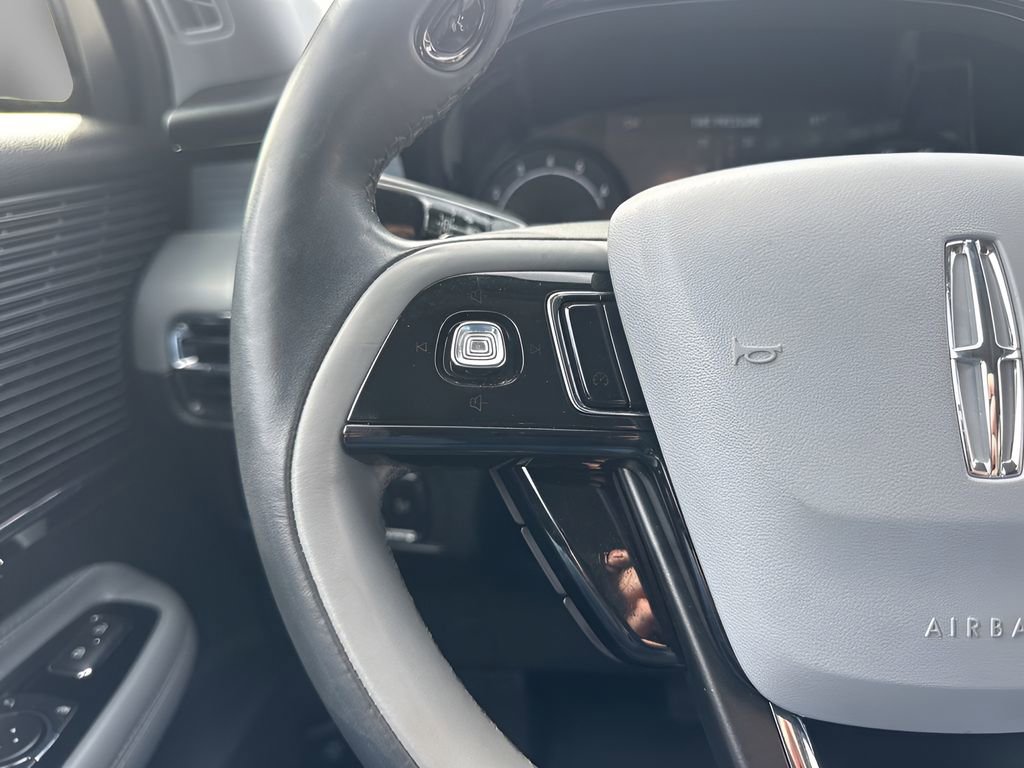 Used 2022 Lincoln Corsair AWD w/ Premium Package image 14