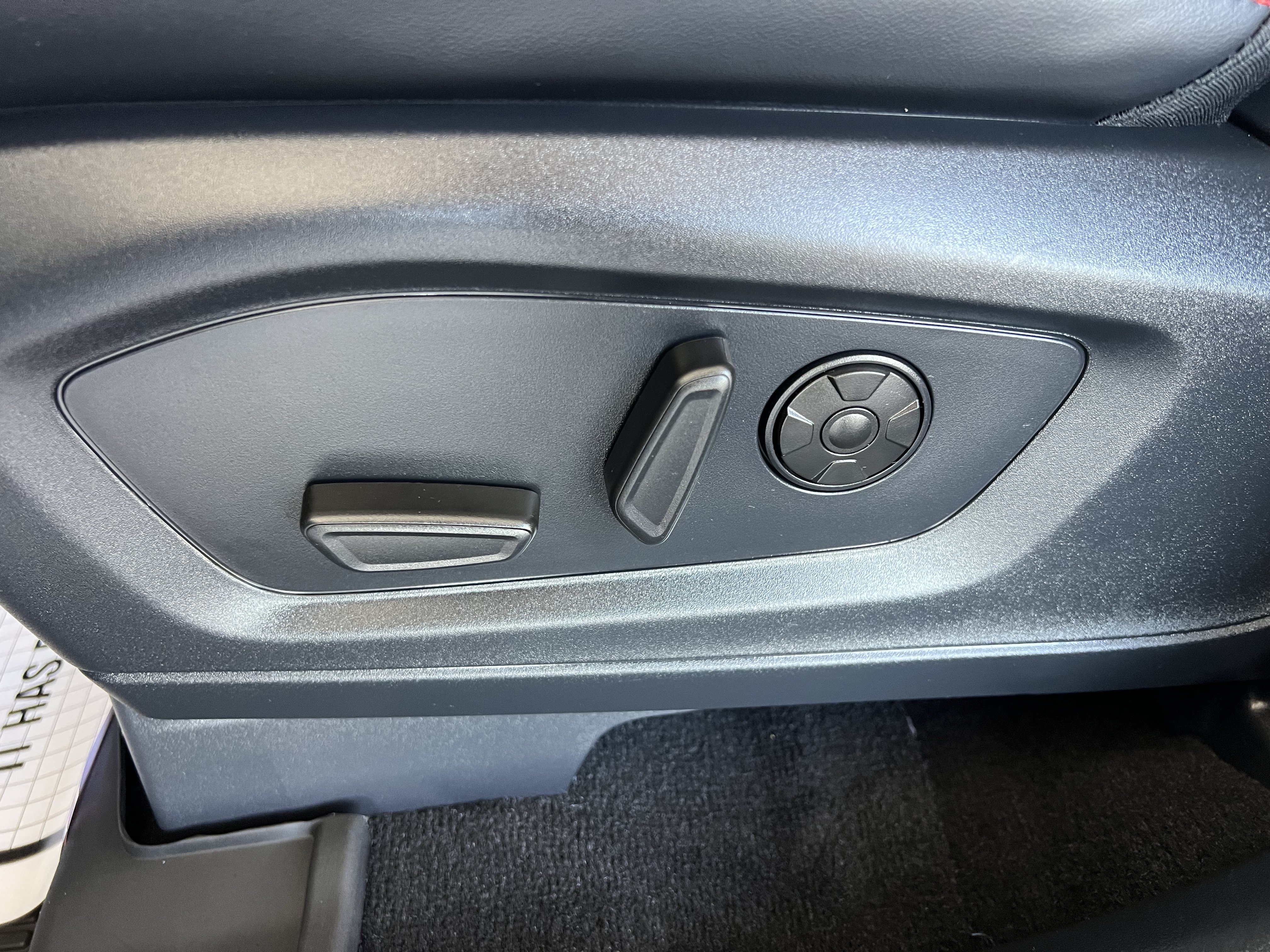Used 2025 Ford Explorer ST AWD/4WD image 19
