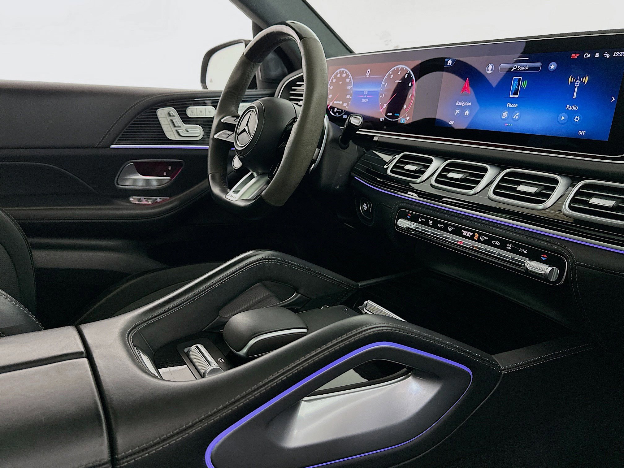 Used 2024 Mercedes-Benz GLE 53 AMG 4MATIC Coupe w/ Driver Assistance Package image 31