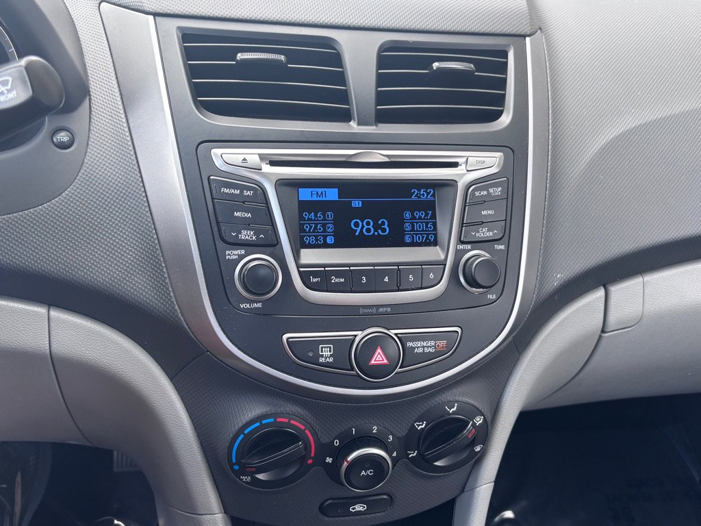 Used 2016 Hyundai Accent SE FWD image 11