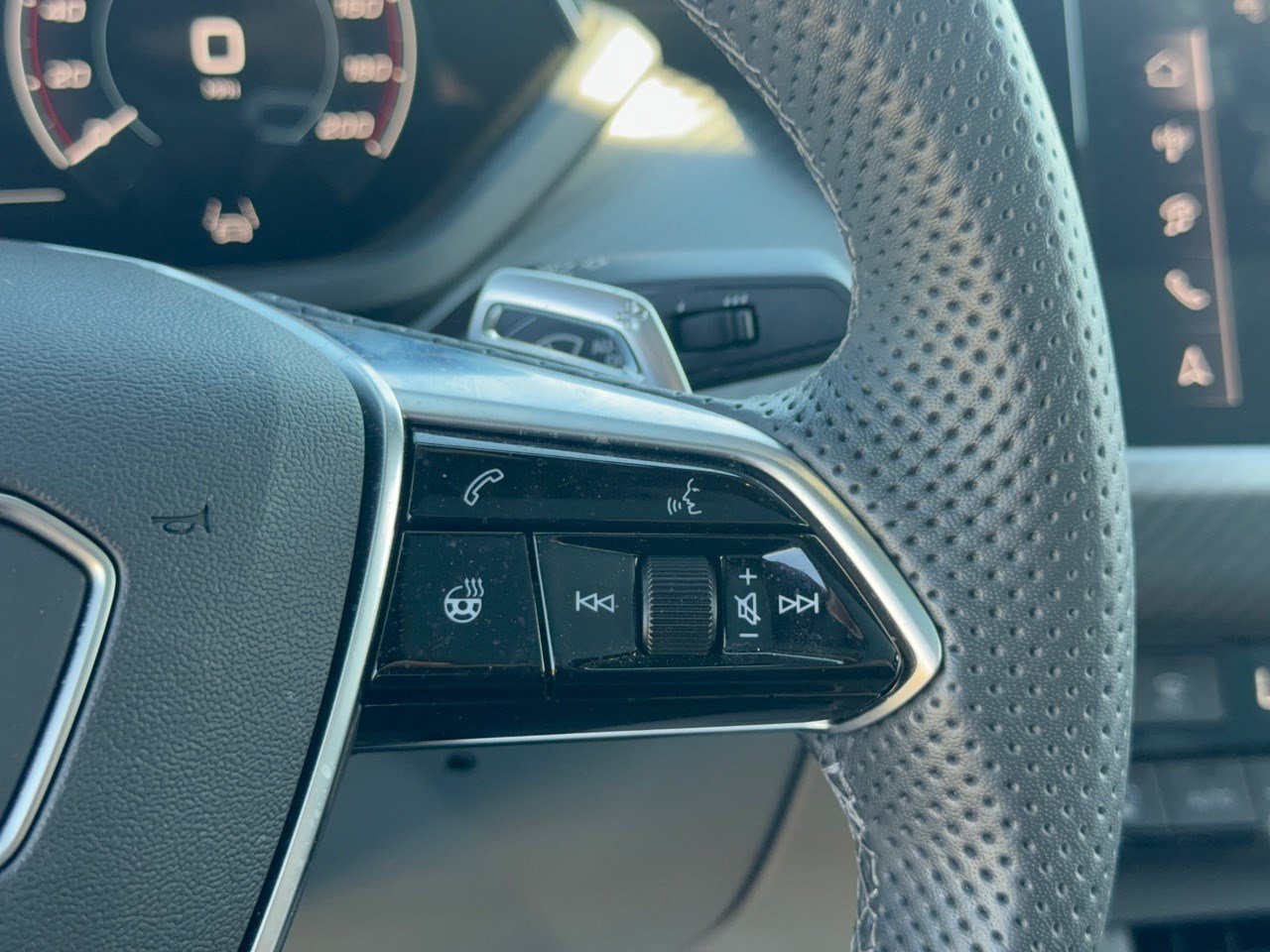 Used 2024 Audi e-tron GT Prestige AWD/4WD image 19