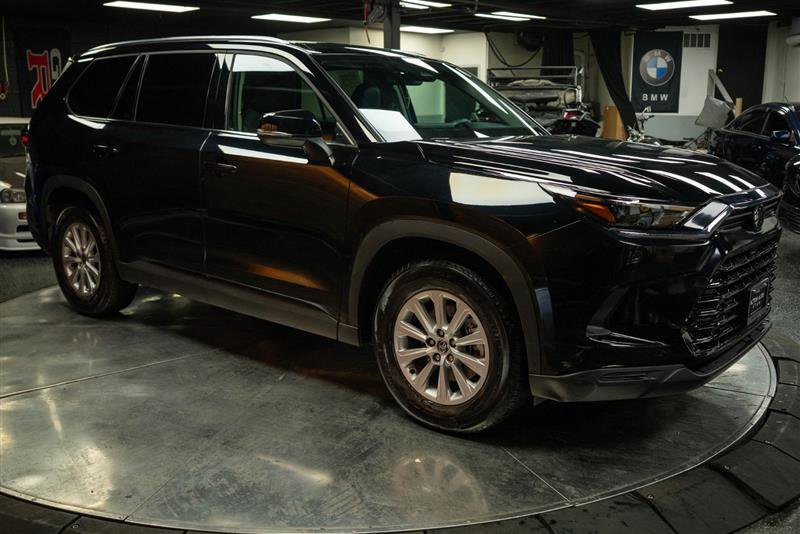 Used 2025 Toyota Grand Highlander AWD image 5