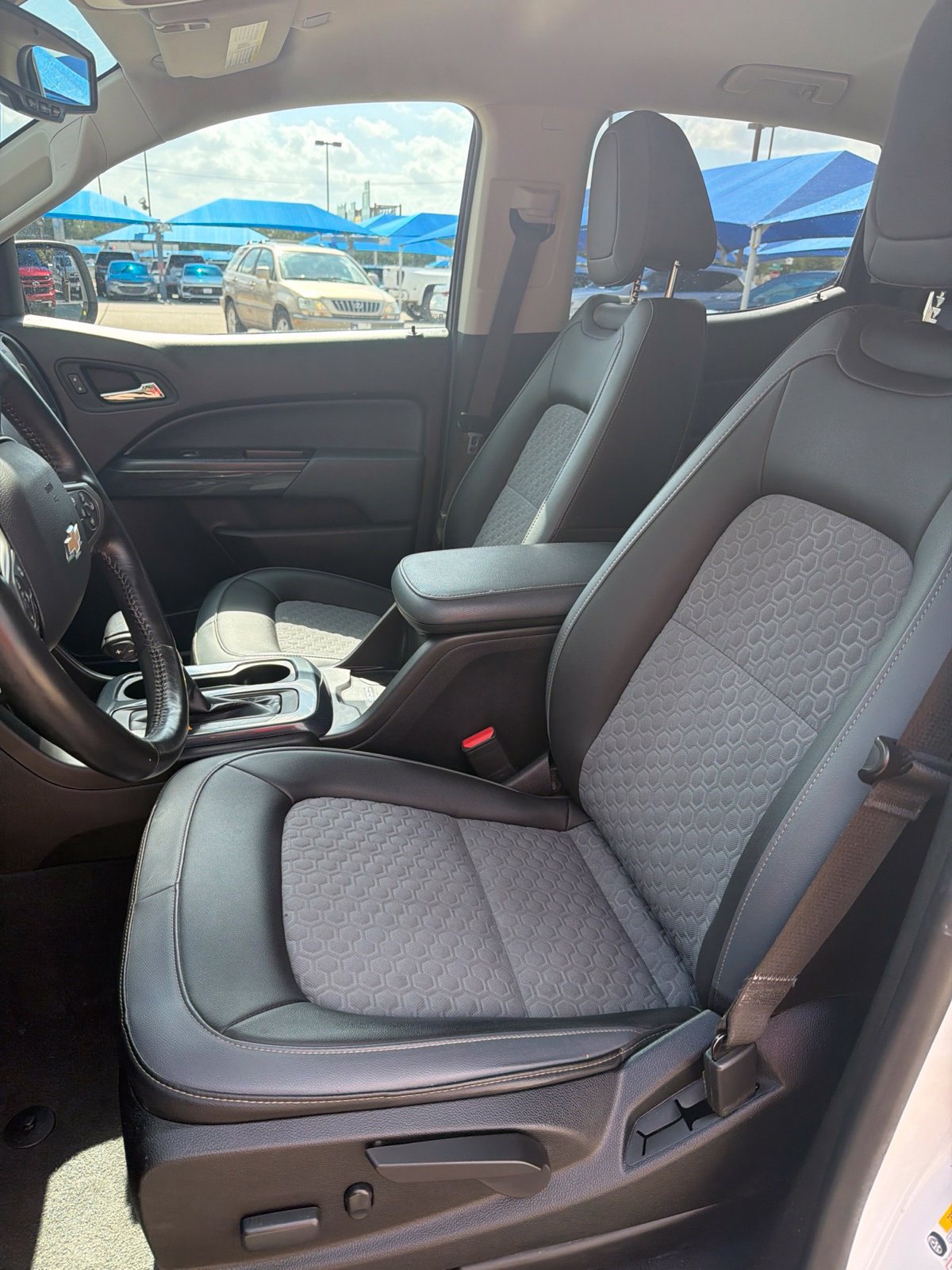 Used 2021 Chevrolet Colorado Z71 AWD/4WD image 6