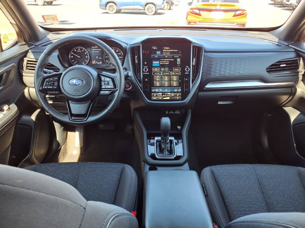 Used 2025 Subaru Forester Premium AWD/4WD image 2