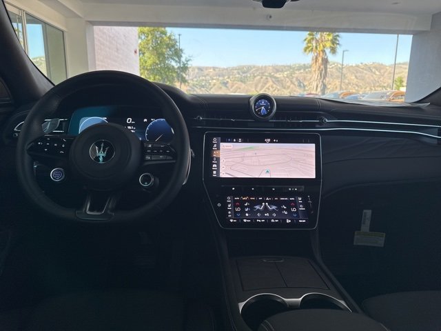 New 2025 Maserati Grecale Modena image 12