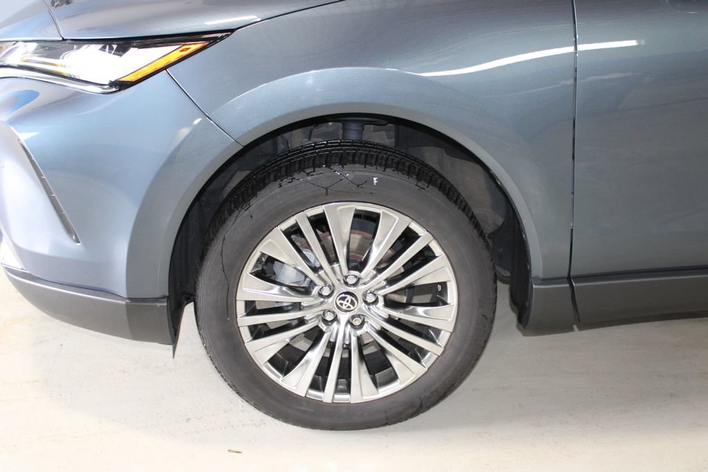 Used 2024 Toyota Venza Limited AWD/4WD image 4