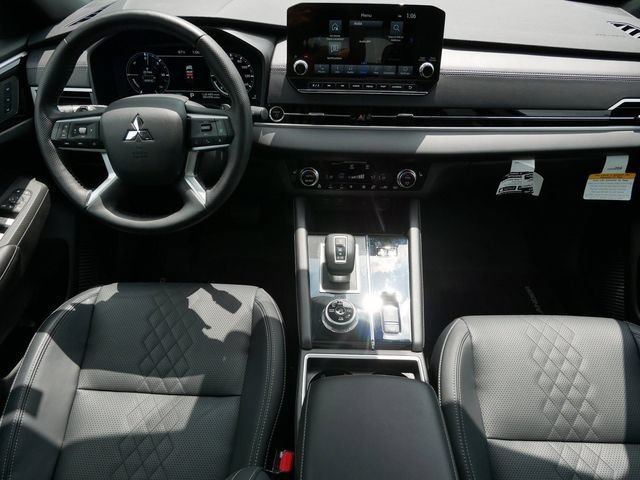 Used 2025 Mitsubishi Outlander SEL Black Edition AWD/4WD image 13