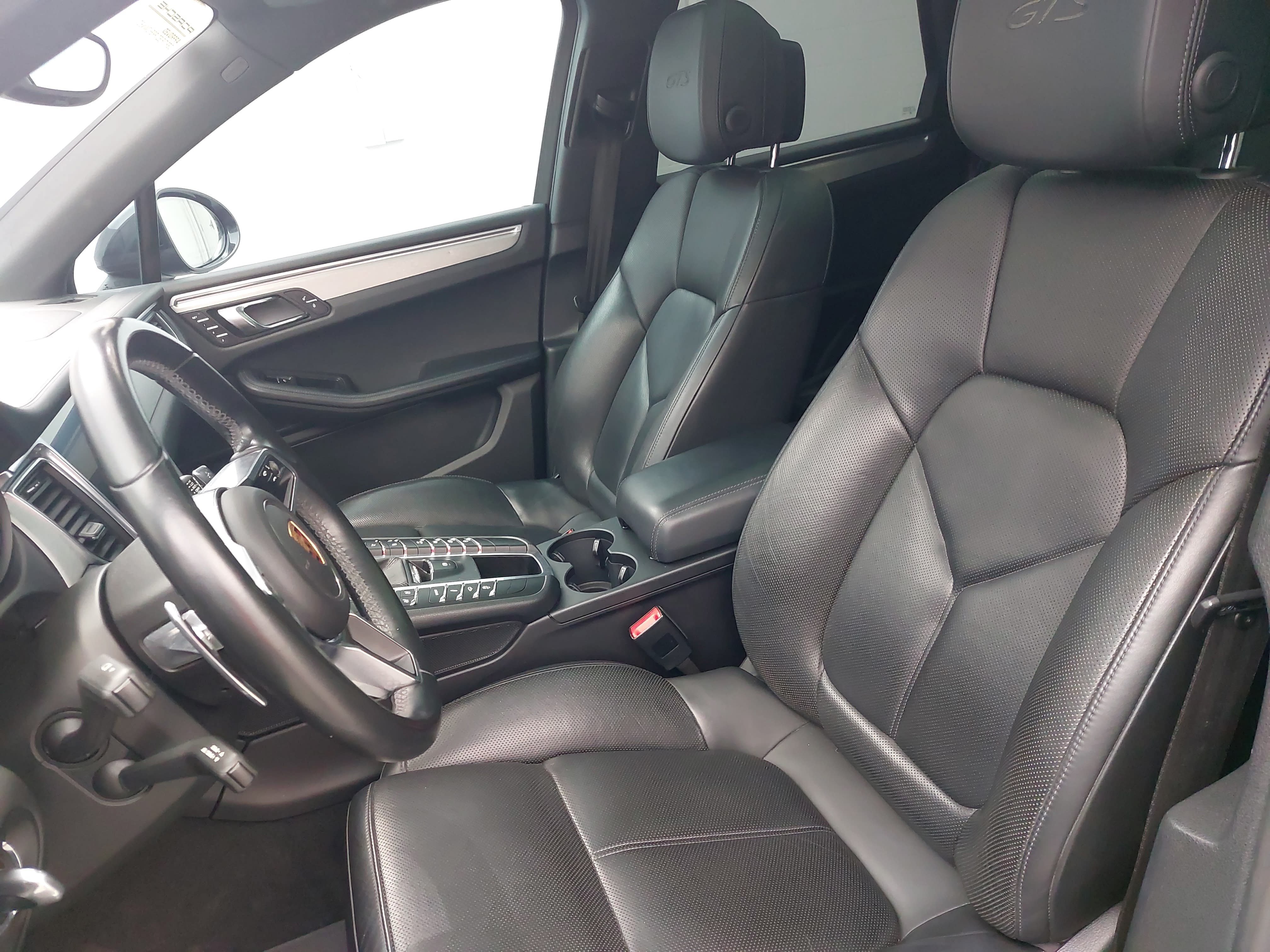Certified 2017 Porsche Macan GTS AWD/4WD image 5