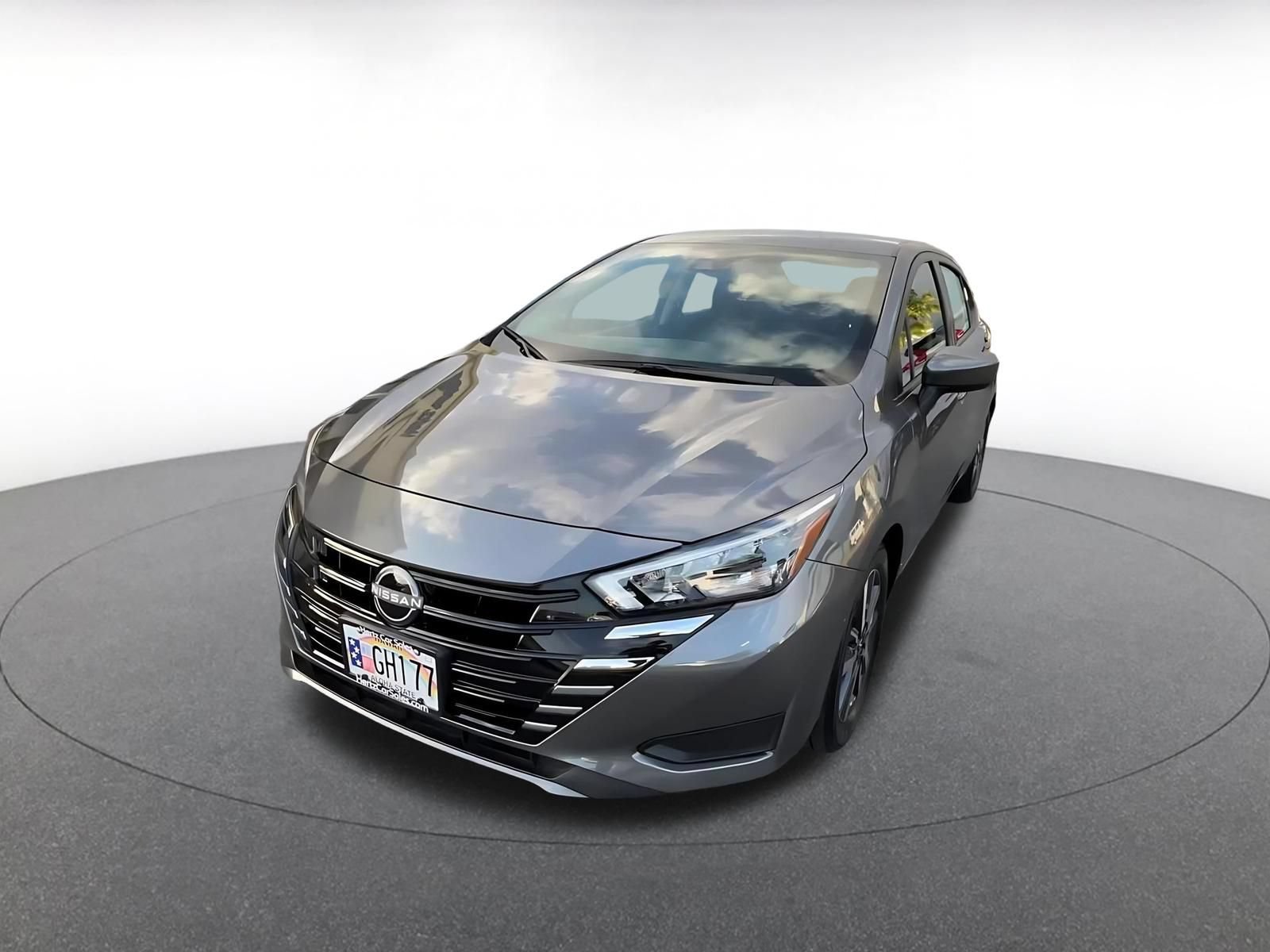 Used 2025 Nissan Versa SV FWD image 5