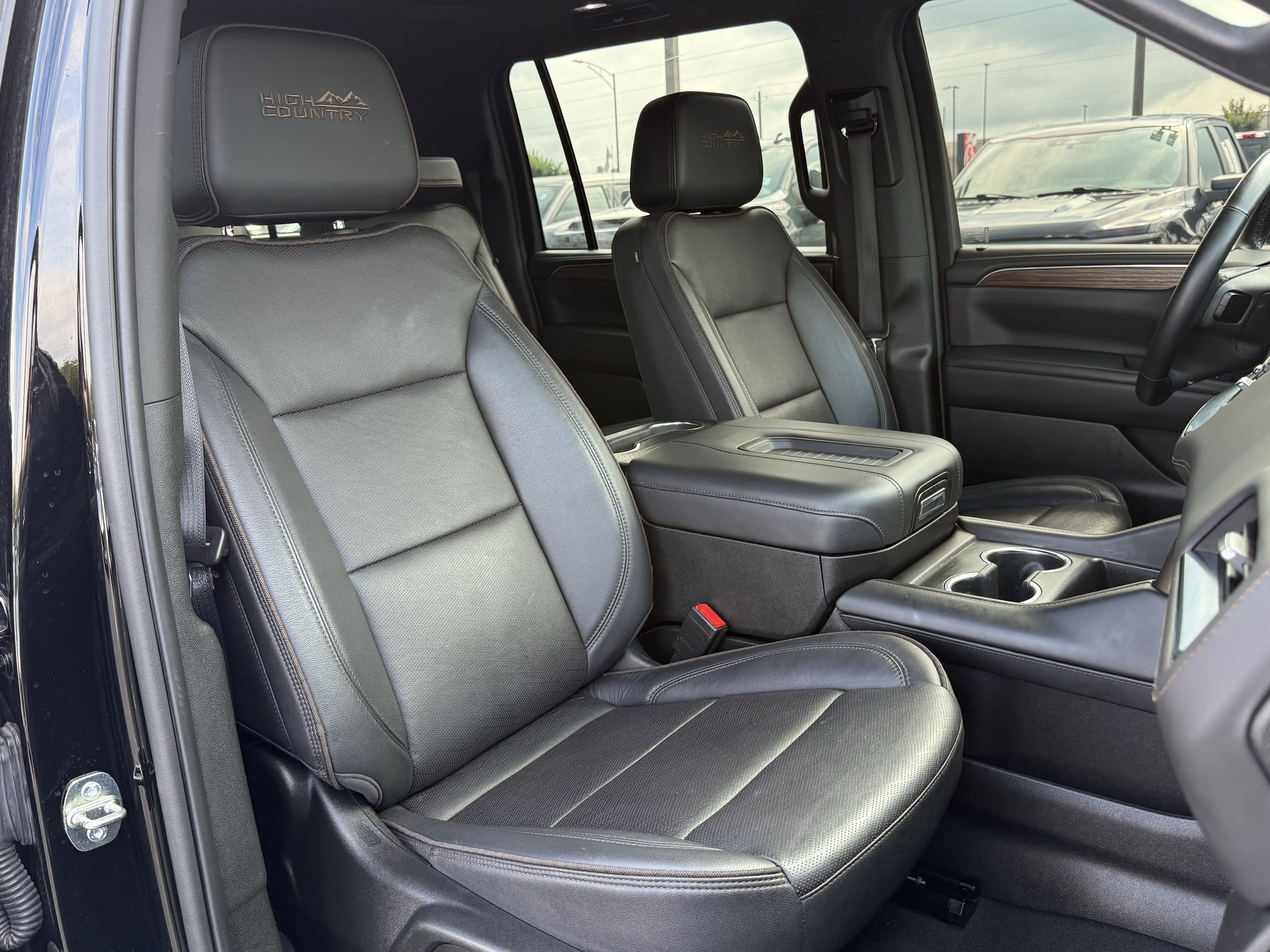 Used 2023 Chevrolet Suburban High Country w/ Premium Package AWD/4WD image 36